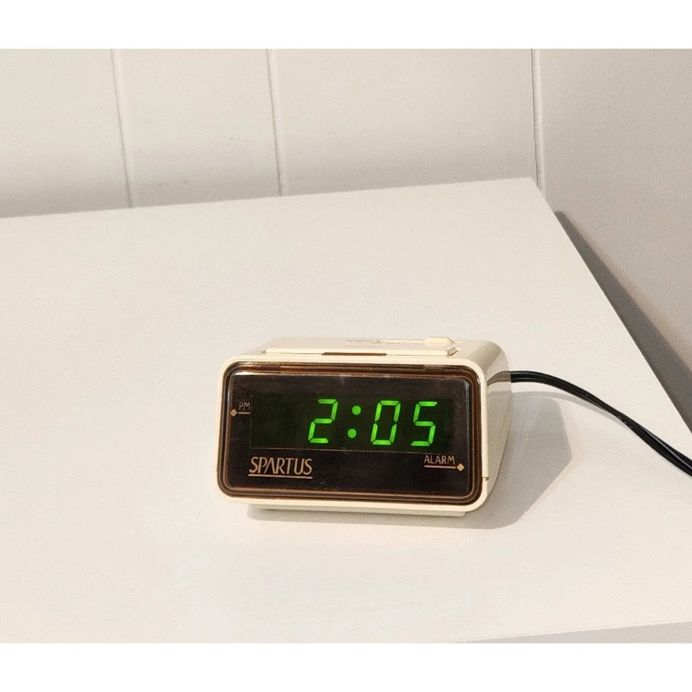 Vintage Spartus Digital Alarm Clock 1156-61 Cream Green LED Retro grannycore